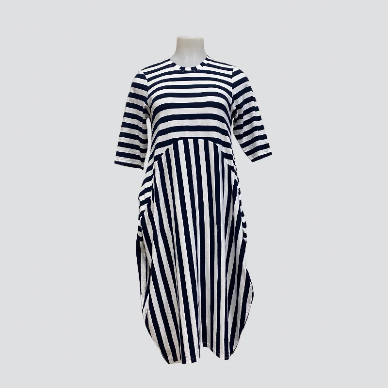 JS COTTON POCKET DRESS Crew Neckline Sporty